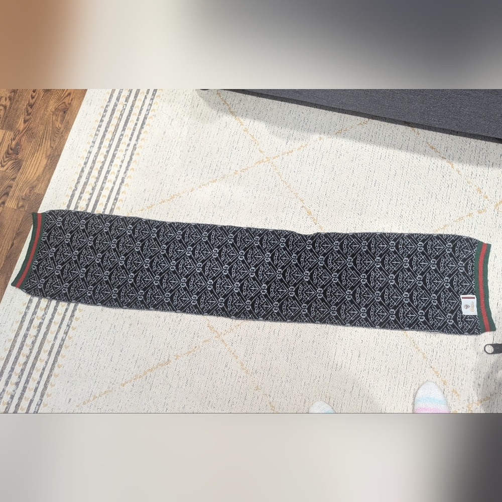 gucci scarf